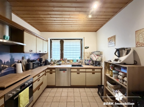 BERK Immobilien – Attraktive Kapitalanlage mit 3 Einheiten & vielseitiger Perspektive - Küche OG (118489)