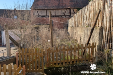 BERK Immobilien – Sanierungsbedürftiges Einfamilienhaus mit Ausbaureserve in Volkersbrunn - Garten (111390)