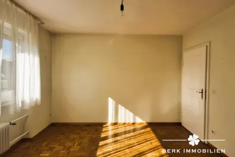 BERK Immobilien – Ein Haus zum Verlieben: Einfamilienhaus mit Charme und viel Platz in Klingenberg/Röllfeld - Raum EG (130761)
