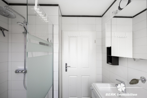 BERK Immobilien – Einfamilienhaus mit Weitblick & außergewöhnlichem Grundstück - EG Badezimmer (116939)
