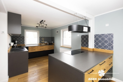 BERK Immobilien – Einfamilienhaus mit Weitblick & außergewöhnlichem Grundstück - EG Küche (116936)