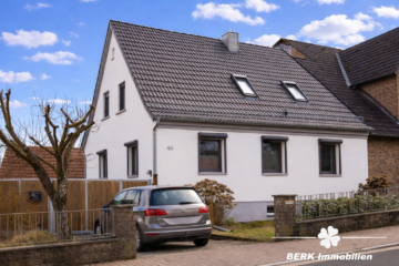 BERK Immobilien – Einfamilienhaus mit Weitblick & außergewöhnlichem Grundstück - Hausansicht (111964)