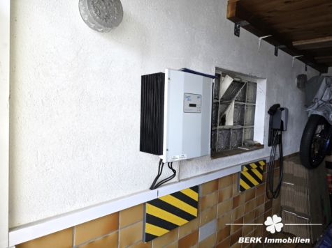 BERK Immobilien – Großzügiges 1–2 Familienhaus mit Loggia, Garten & PV-Anlage, Toplage AB-Damm - Garage mit Wallbox (118830)