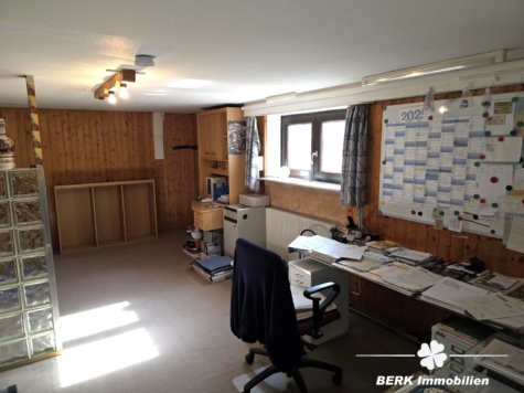 BERK Immobilien – Großzügiges 1–2 Familienhaus mit Loggia, Garten & PV-Anlage, Toplage AB-Damm - Wohnkeller (118827)