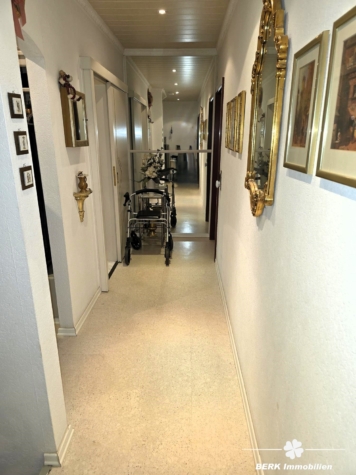 BERK Immobilien – Großzügiges 1–2 Familienhaus mit Loggia, Garten & PV-Anlage, Toplage AB-Damm - Diele Erdgeschoss (118816)