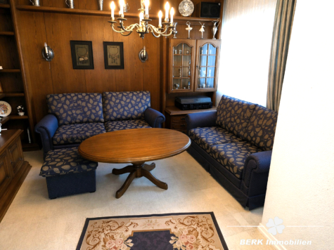 BERK Immobilien – Großzügiges 1–2 Familienhaus mit Loggia, Garten & PV-Anlage, Toplage AB-Damm - Wohnbereich EG (118822)