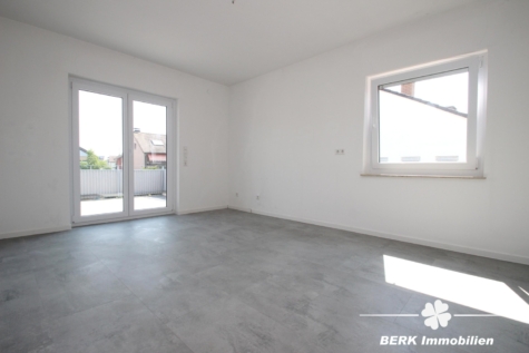 BERK Immobilien – Kernsaniertes Zweifamilienhaus mit großem Garten und Ausbaupotenzial - OG Küche (125923)