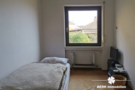 BERK Immobilien – Gartenparadies am Waldrand mit gigantischem Ausblick – Haus in TE in Laudenbach - Kinderzimmer (122125)