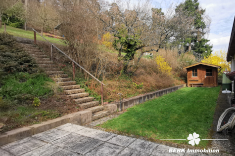 BERK Immobilien – Gartenparadies am Waldrand mit gigantischem Ausblick – Haus in TE in Laudenbach - Garten hinterm Haus (122137)