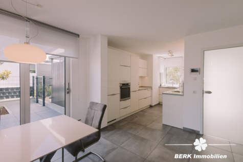 BERK Immobilien – Moderne Doppelhaushälfte mit hochwertiger Ausstattung in ruhiger Bestlage von Haibach-Grünmorsbach - Essen EG (125473)