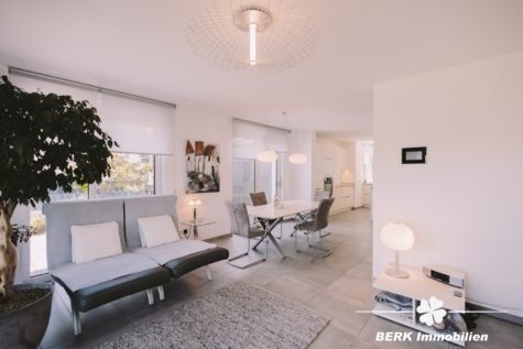 BERK Immobilien – Moderne Doppelhaushälfte mit hochwertiger Ausstattung in ruhiger Bestlage von Haibach-Grünmorsbach - Wohnen EG (125475)