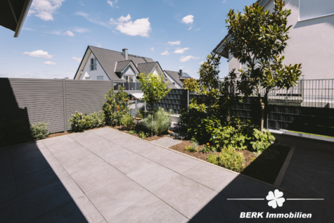BERK Immobilien – Moderne Doppelhaushälfte mit hochwertiger Ausstattung in ruhiger Bestlage von Haibach-Grünmorsbach - Terrasse (125483)