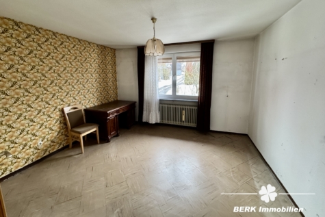 BERK Immobilien – Ländliches Anwesen mit Scheune, Garagen und viel Potenzial in Schippach - Schlafzimmer OG (117438)