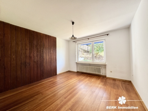 RESERVIERT – BERK Immobilien – Charmantes Einfamilienhaus in idyllischer Hanglage von Rothenbuch - Schlafen 2 (117667)