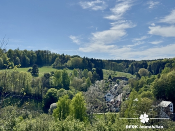 BERK Immobilien – Charmantes Einfamilienhaus in idyllischer Hanglage von Rothenbuch - Ausblick (104533)