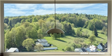 BERK Immobilien – Charmantes Einfamilienhaus in idyllischer Hanglage von Rothenbuch - Panoramablick (104530)