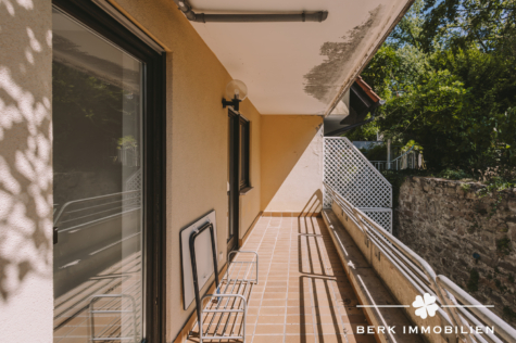 BERK Immobilien – Maisonettewohnung zentral gelegen mit besonderer Privatsphäre und Blick ins Grüne - Balkon (127157)