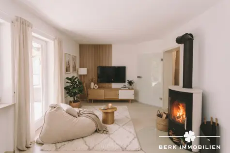 BERK Immobilien – Maisonettewohnung zentral gelegen mit besonderer Privatsphäre und Blick ins Grüne - KI Beispielbild (131089)