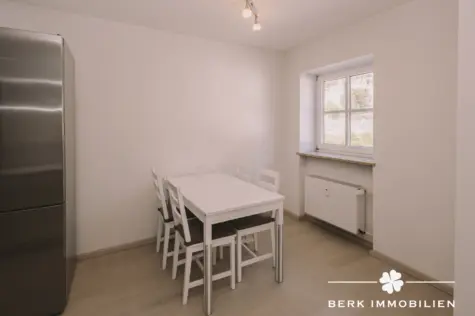 BERK Immobilien – Maisonettewohnung zentral gelegen mit besonderer Privatsphäre und Blick ins Grüne - Essbereich (131084)