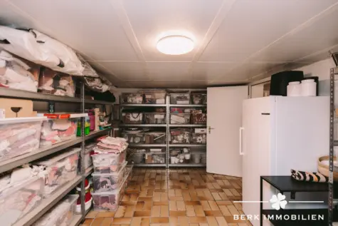 BERK Immobilien – Stilvoll kernsaniertes Einfamilienhaus in ruhiger Lage von Grünmorsbach - Keller 2 (131459)