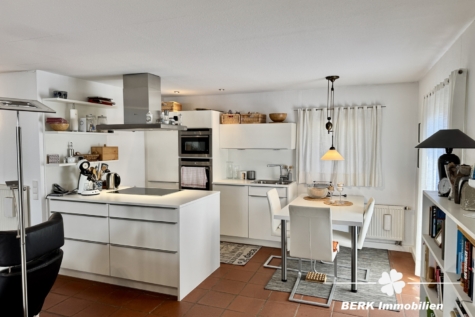 BERK Immobilien – Ferienhaus mit Wintergarten & tollem Ausblick - Küche (118998)