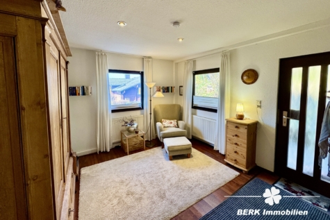 BERK Immobilien – Ferienhaus mit Wintergarten & tollem Ausblick - Eingangsbereich (118996)