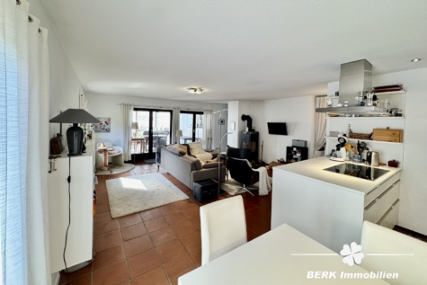 BERK Immobilien – Ferienhaus mit Wintergarten & tollem Ausblick - Küche/Wohnzimmer (119001)