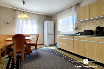 BERK Immobilien – Charmantes Einfamilienhaus mit Potenzial im Herzen von Stockstadt - Küche (106175)