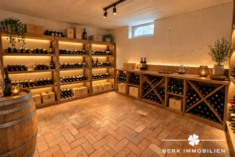 BERK Immobilien – Zweifamilienhaus mit Einliegerwohnung, Doppelgarage und Ausbaupotenzial - Ziegelkeller KI generiert (131666)