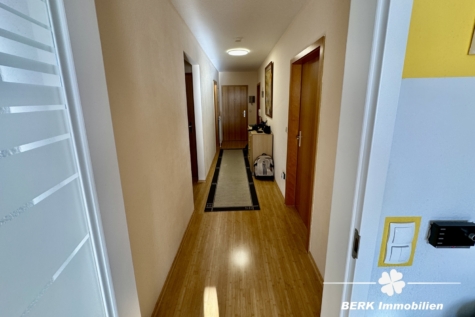 RESERVIERT – BERK Immobilien – großzügige Eigentumswohnung in zentraler Lage von Walldürn - Flur (118364)