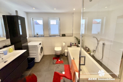 RESERVIERT – BERK Immobilien – großzügige Eigentumswohnung in zentraler Lage von Walldürn - Badezimmer (118371)
