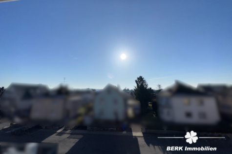 RESERVIERT – BERK Immobilien – großzügige Eigentumswohnung in zentraler Lage von Walldürn - Ausblick Balkon (118375)