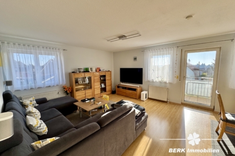 RESERVIERT – BERK Immobilien – großzügige Eigentumswohnung in zentraler Lage von Walldürn - Wohnzimmer (118369)