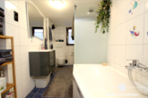 Badezimmer EG - BERK IMMOBILIEN – Gemütliche 3 Zi.-Wohnung in Main Nähe