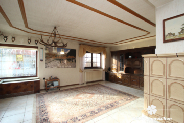 BERK Immobilien – Geräumige DHH sucht Handwerker! – Familienobjekt mit Garage und großzügigem Garten - Wohnbereich (109864)