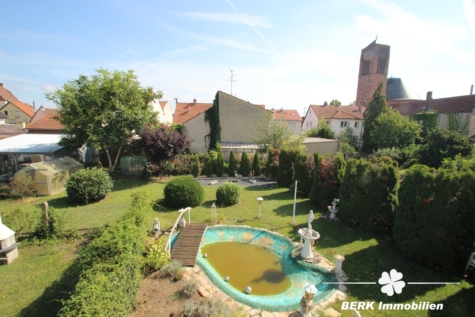 RESERVIERT – BERK Immobilien – Geräumige DHH sucht Handwerker! – Familienobjekt mit Garage und großzügigem Garten - Titelbild (117235)