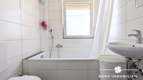 BERK Immobilien – Modernisiertes Wohn- und Geschäftshaus mit Mieteinnahmen und Entwicklungspotenzial - Bad DG (KI unterstützte Darstellung) (126922)