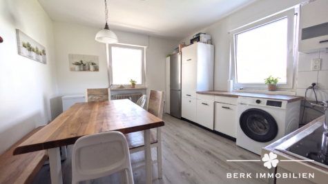 BERK Immobilien – Modernisiertes Wohn- und Geschäftshaus mit Mieteinnahmen und Entwicklungspotenzial - Küche OG (KI unterstützte Darstellung) (126918)