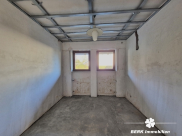 BERK Immobilien – großzügiges Einfamilienhaus in bevorzugter Lage von Stockstadt - Büro oder HWR EG (110749)