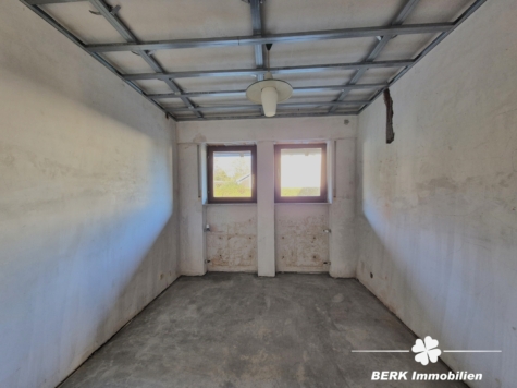 *VERKAUFT* BERK Immobilien – großzügiges Einfamilienhaus in bevorzugter Lage von Stockstadt - Büro oder HWR EG (118794)