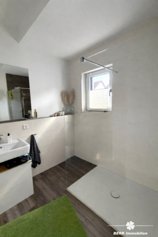 BERK Immobilien – Singlewohnung mit Balkon in ruhiger Innenstadtlage - Badezimmer (122920)