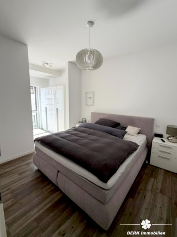 BERK Immobilien – Singlewohnung mit Balkon in ruhiger Innenstadtlage - Schlafzimmer (122919)