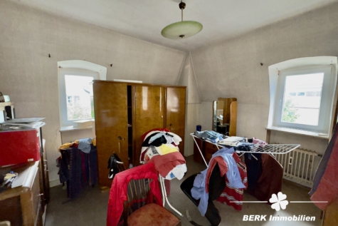 RESERVIERT – BERK Immobilien – Jugendstil Villa im Herzen von Bürgstadt – Wohnen und Arbeiten unter einem Dach - Zimmer DG (115136)