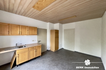 BERK Immobilien – Jugendstil Villa im Herzen von Bürgstadt – Wohnen und Arbeiten unter einem Dach - Küche EG (104550)