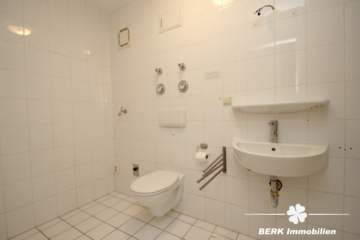 BERK Immobilien – 3-Zimmer Eigentumswohnung mit Balkon und TG-Stellplatz - Badezimmer (109447)