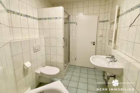 BERK Immobilien – Moderne großzügige 3-Zimmer-ETW in gefragter Lage von Seligenstadt - Badezimmer (126224)