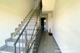 Treppenhaus mit Aufzug