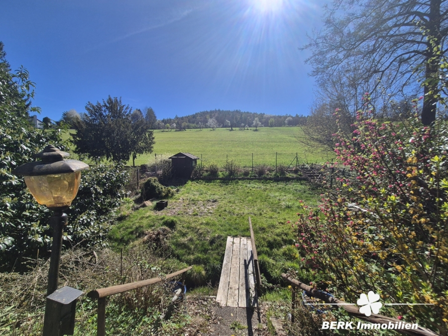 Garten angrenzend an Felder