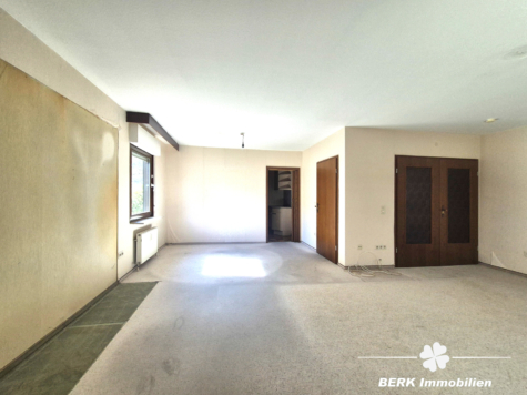 BERK Immobilien – naturnah & zentral: Ein- bis Zweifamilienhaus mit tollem Schnitt & sonnigem Grundstück in Gailbach - Wohn-Essbereich EG (125399)