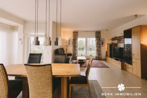 BERK Immobilien – Exklusives Penthouse mit Aufzugzugang, großzügiger Terrasse und Odenwaldblick - Wohn - und Essbereich (131676)